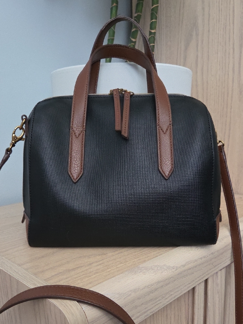 Fossil Two-Tone Black & Brown Syndey Satchel Bag - Classic Carry & Crossbody